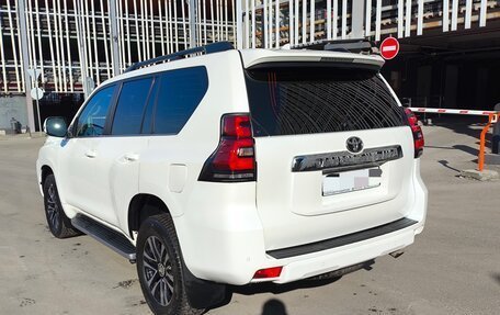 Toyota Land Cruiser Prado 150 рестайлинг 2, 2020 год, 6 200 000 рублей, 9 фотография