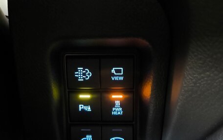 Toyota Land Cruiser Prado 150 рестайлинг 2, 2020 год, 6 200 000 рублей, 12 фотография