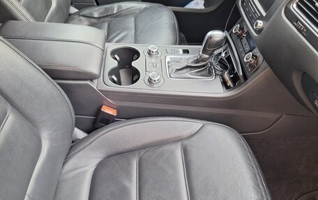 Volkswagen Touareg III, 2011 год, 1 650 000 рублей, 3 фотография