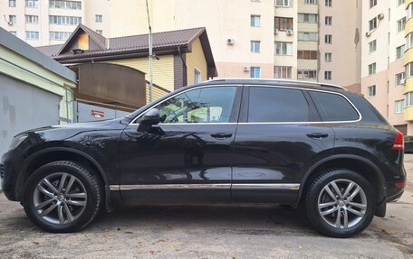 Volkswagen Touareg III, 2011 год, 1 650 000 рублей, 10 фотография