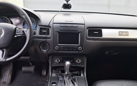 Volkswagen Touareg III, 2011 год, 1 650 000 рублей, 12 фотография