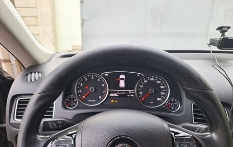 Volkswagen Touareg III, 2011 год, 1 650 000 рублей, 19 фотография