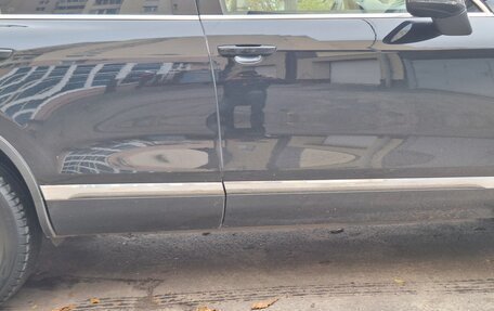 Volkswagen Touareg III, 2011 год, 1 650 000 рублей, 30 фотография