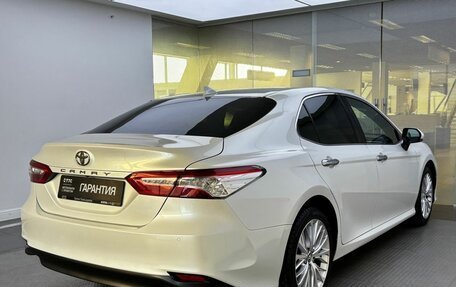 Toyota Camry, 2019 год, 2 999 000 рублей, 6 фотография