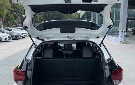 Toyota Yaris XP150 рестайлинг, 2022 год, 1 326 000 рублей, 8 фотография