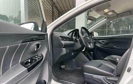 Toyota Yaris XP150 рестайлинг, 2022 год, 1 326 000 рублей, 9 фотография