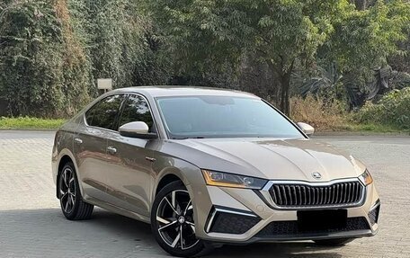 Skoda Octavia IV, 2021 год, 2 250 000 рублей, 1 фотография