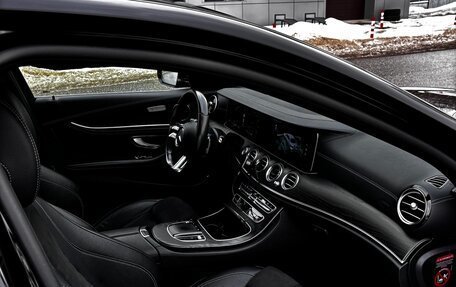 Mercedes-Benz E-Класс, 2022 год, 4 200 000 рублей, 9 фотография