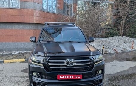 Toyota Land Cruiser 200, 2018 год, 8 999 999 рублей, 2 фотография