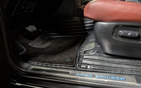 Toyota Land Cruiser 200, 2018 год, 8 999 999 рублей, 10 фотография