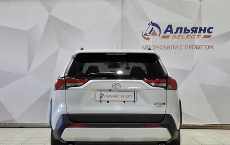 Toyota RAV4, 2024 год, 4 250 000 рублей, 4 фотография