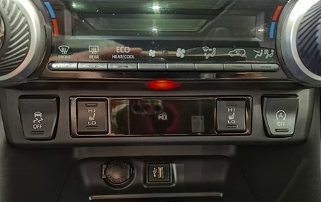 Toyota RAV4, 2024 год, 4 250 000 рублей, 16 фотография