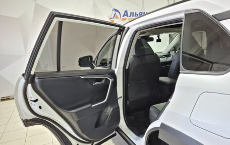 Toyota RAV4, 2024 год, 4 250 000 рублей, 32 фотография