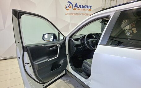 Toyota RAV4, 2024 год, 4 250 000 рублей, 29 фотография