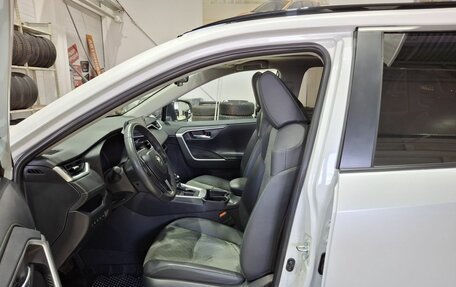 Toyota RAV4, 2024 год, 4 250 000 рублей, 24 фотография