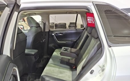 Toyota RAV4, 2024 год, 4 250 000 рублей, 33 фотография