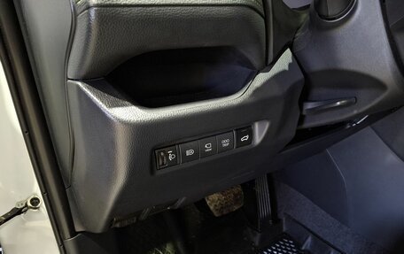 Toyota RAV4, 2024 год, 4 250 000 рублей, 40 фотография