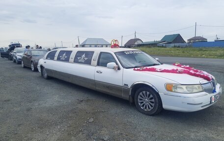 Lincoln Town Car III рестайлинг, 1999 год, 370 000 рублей, 2 фотография