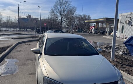 Volkswagen Jetta VI, 2014 год, 950 000 рублей, 2 фотография