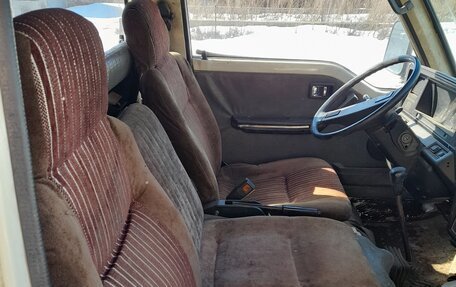 Nissan Urvan III, 1990 год, 150 000 рублей, 4 фотография