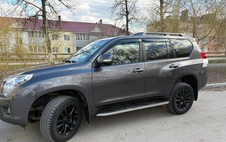 Toyota Land Cruiser Prado 150 рестайлинг 2, 2012 год, 3 000 000 рублей, 2 фотография