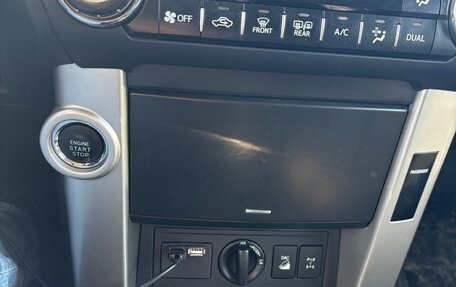 Toyota Land Cruiser Prado 150 рестайлинг 2, 2012 год, 3 000 000 рублей, 9 фотография