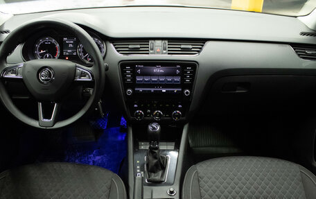 Skoda Octavia, 2018 год, 1 749 000 рублей, 10 фотография