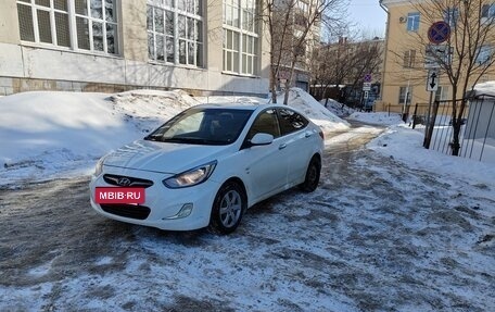 Hyundai Solaris II рестайлинг, 2013 год, 670 000 рублей, 2 фотография