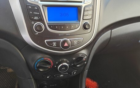 Hyundai Solaris II рестайлинг, 2013 год, 670 000 рублей, 7 фотография