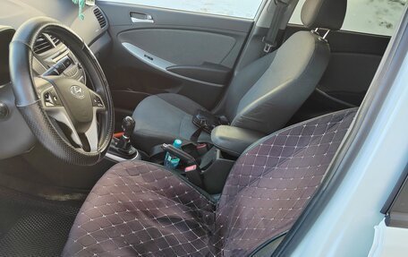 Hyundai Solaris II рестайлинг, 2013 год, 670 000 рублей, 6 фотография