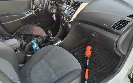 Hyundai Solaris II рестайлинг, 2013 год, 670 000 рублей, 8 фотография