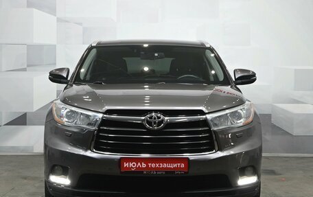 Toyota Highlander III, 2014 год, 3 320 000 рублей, 2 фотография