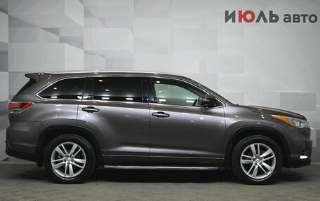 Toyota Highlander III, 2014 год, 3 320 000 рублей, 9 фотография
