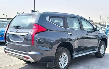 Mitsubishi Pajero Sport III рестайлинг, 2023 год, 3 950 000 рублей, 5 фотография