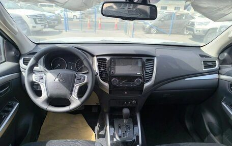 Mitsubishi Pajero Sport III рестайлинг, 2023 год, 3 950 000 рублей, 9 фотография