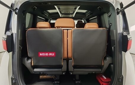 Toyota Alphard, 2025 год, 15 900 000 рублей, 9 фотография