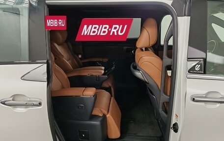 Toyota Alphard, 2025 год, 15 900 000 рублей, 23 фотография