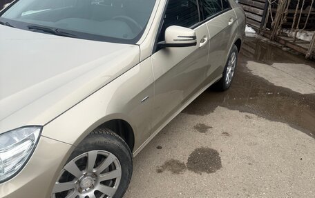 Mercedes-Benz E-Класс, 2010 год, 1 500 000 рублей, 9 фотография