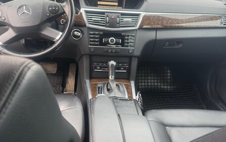 Mercedes-Benz E-Класс, 2010 год, 1 500 000 рублей, 21 фотография