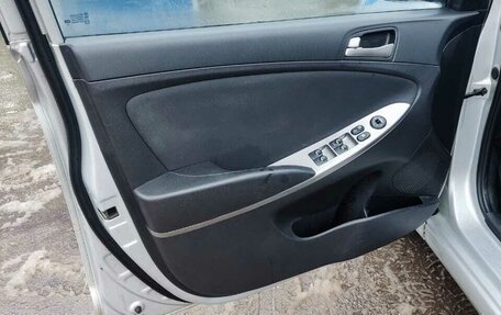 Hyundai Solaris II рестайлинг, 2015 год, 780 000 рублей, 7 фотография