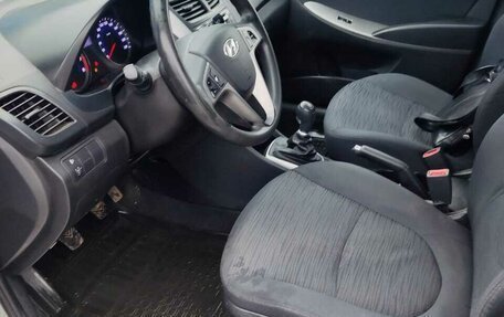 Hyundai Solaris II рестайлинг, 2015 год, 780 000 рублей, 8 фотография