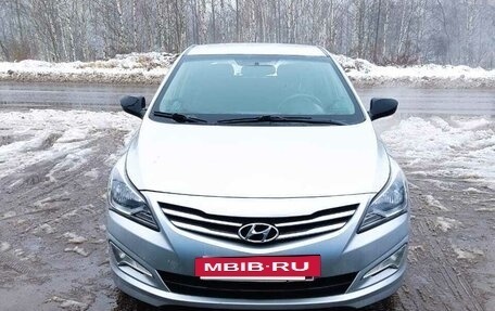 Hyundai Solaris II рестайлинг, 2015 год, 780 000 рублей, 2 фотография