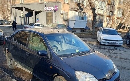 Toyota Prius IV XW50, 1998 год, 150 000 рублей, 2 фотография