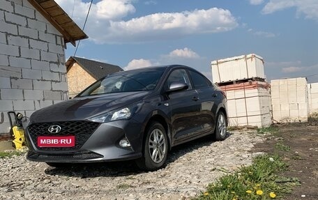 Hyundai Solaris II рестайлинг, 2021 год, 1 650 000 рублей, 1 фотография