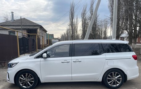 KIA Carnival III, 2018 год, 2 460 000 рублей, 4 фотография