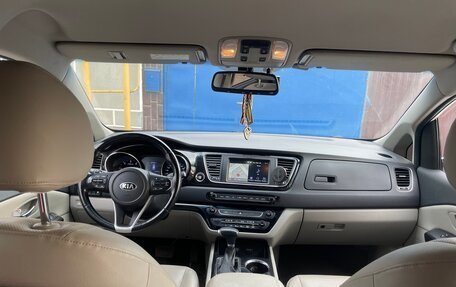 KIA Carnival III, 2018 год, 2 460 000 рублей, 9 фотография