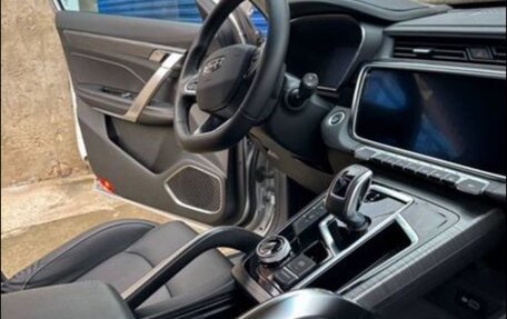 Geely Atlas, 2023 год, 2 250 000 рублей, 2 фотография