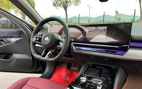 BMW 5 серия, 2025 год, 7 150 000 рублей, 10 фотография