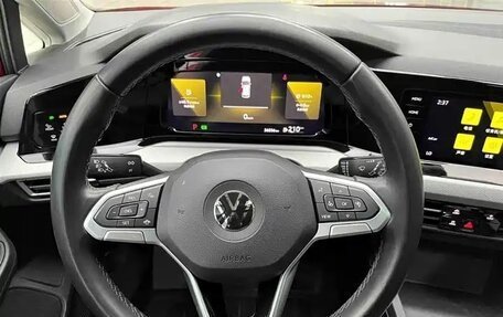 Volkswagen Golf VIII, 2021 год, 1 931 900 рублей, 8 фотография