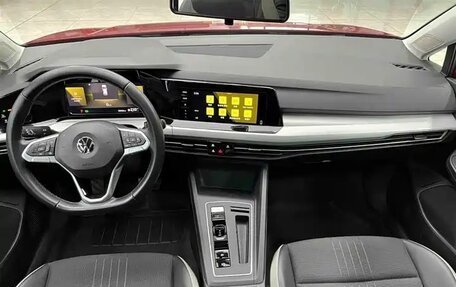 Volkswagen Golf VIII, 2021 год, 1 931 900 рублей, 9 фотография